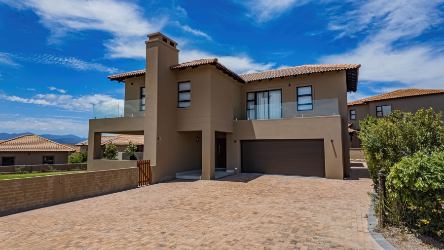 5 Bedroom Property for Sale in The Hill Western Cape